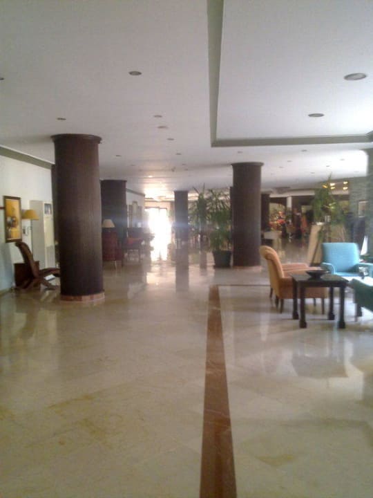 Teil der Lobby Hotel Royal Garden Beach