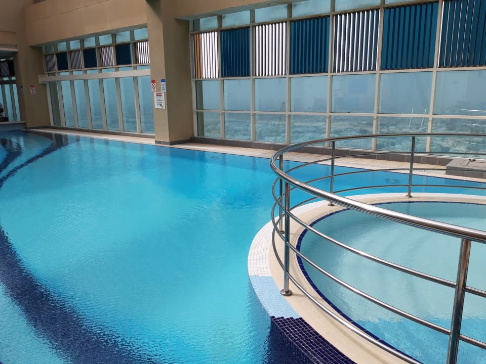 Pool Grand Millennium Al Wahda Abu Dhabi