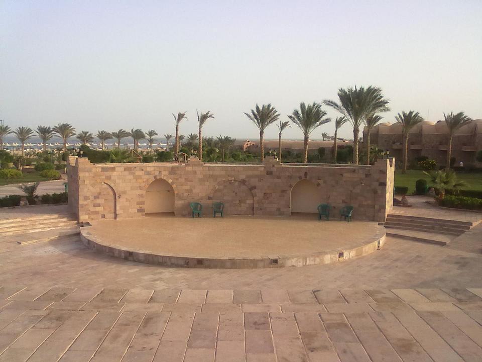 Amfiteatr Pensée Royal Garden Beach Resort