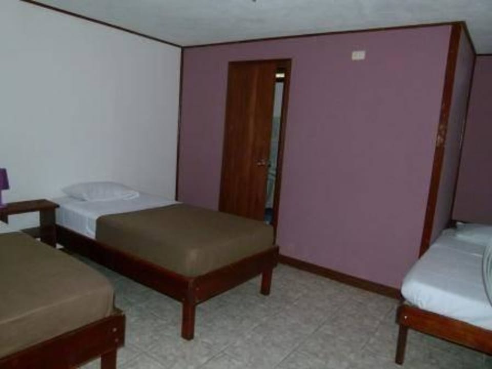 Dreibettzimmer Aracari Garden Hostel