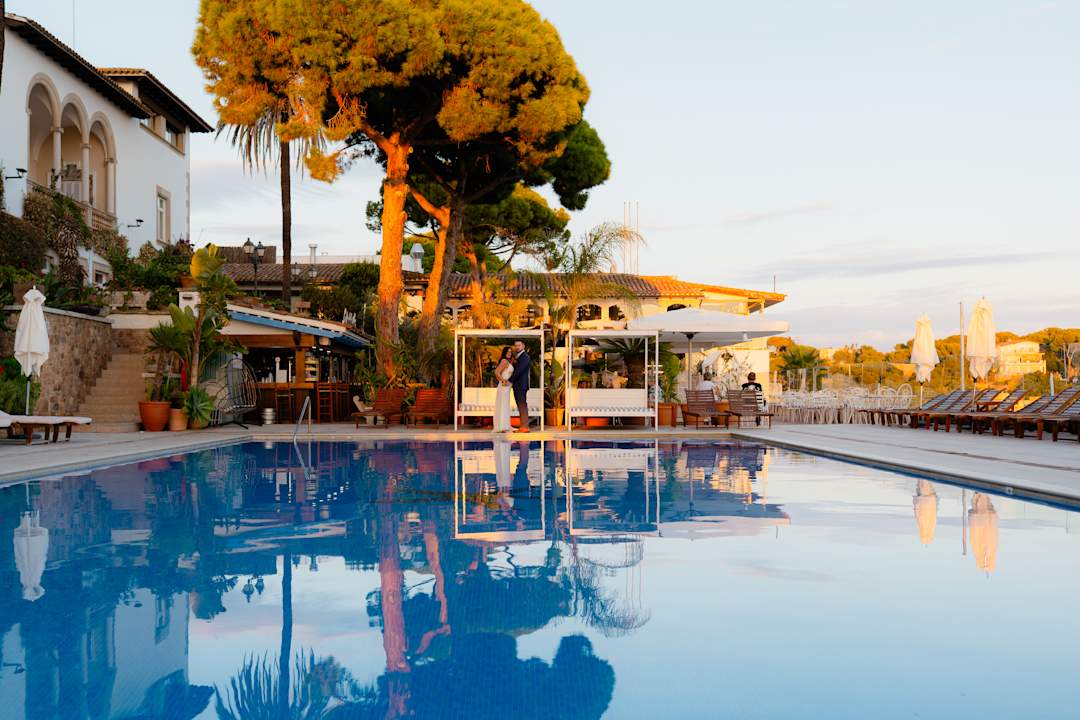 Pool Hotel Roger de Flor Seleqtta