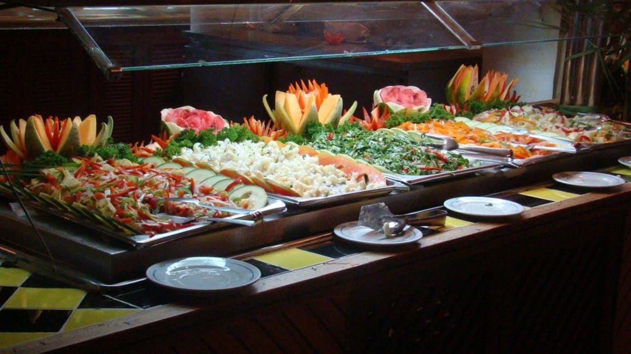 Salate abends am Buffet Grand Palladium Select Bávaro Resort & Spa