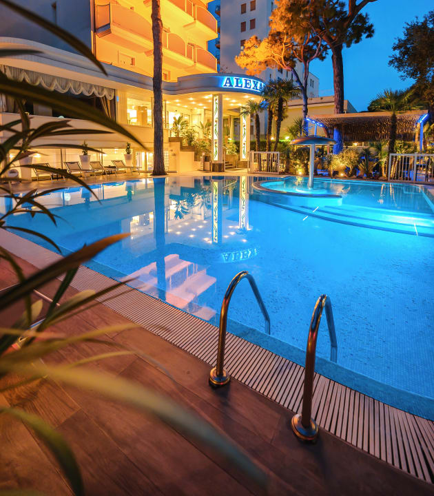 Pool Hotel Alexander
