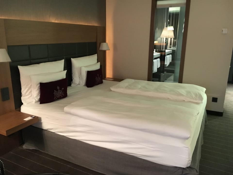 Zimmer Mövenpick Hotel Stuttgart Airport