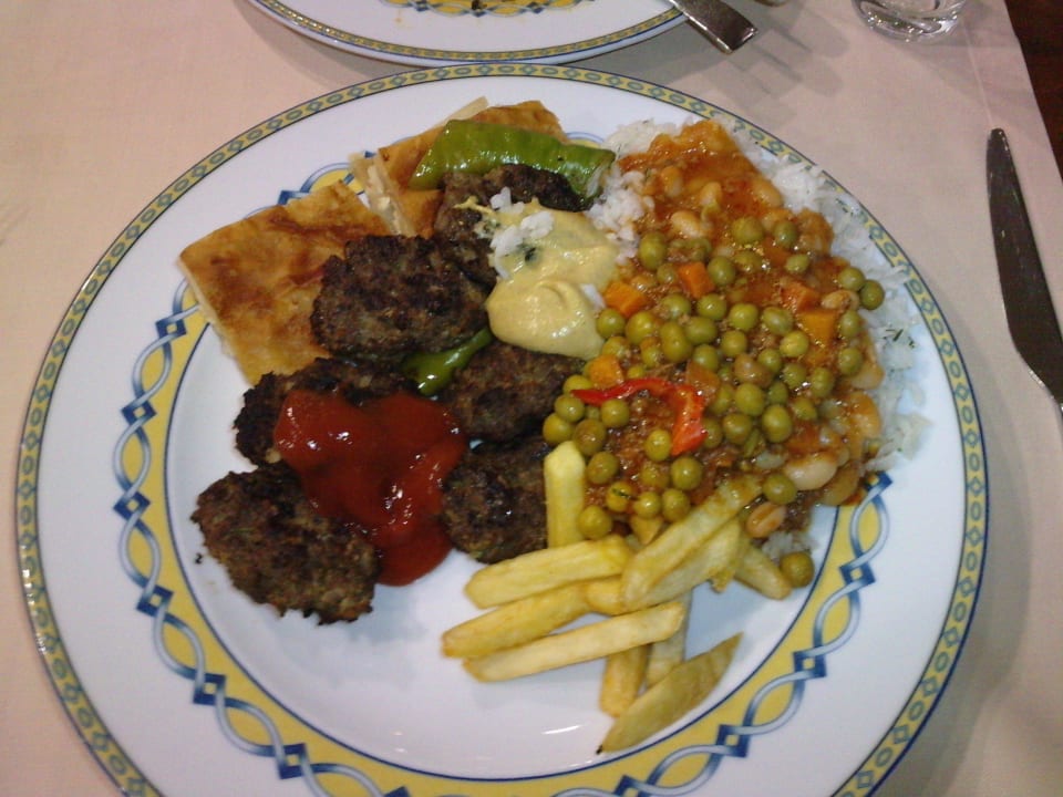 Abendessen vom Büffet IC Hotels Airport