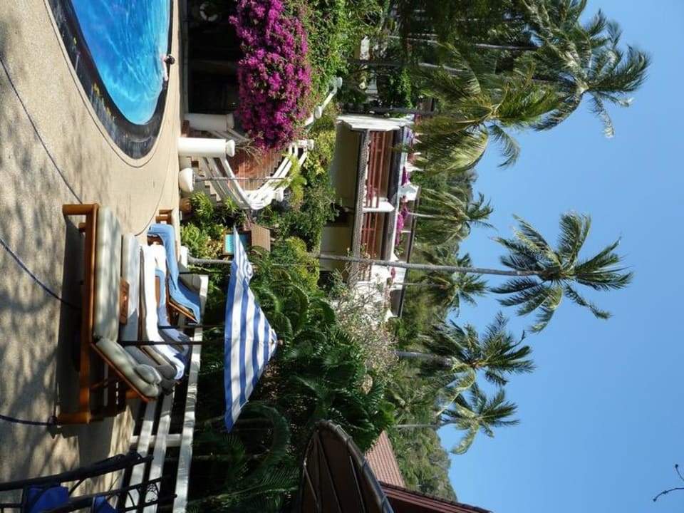 Garten mit Pool The Nai Harn Phuket