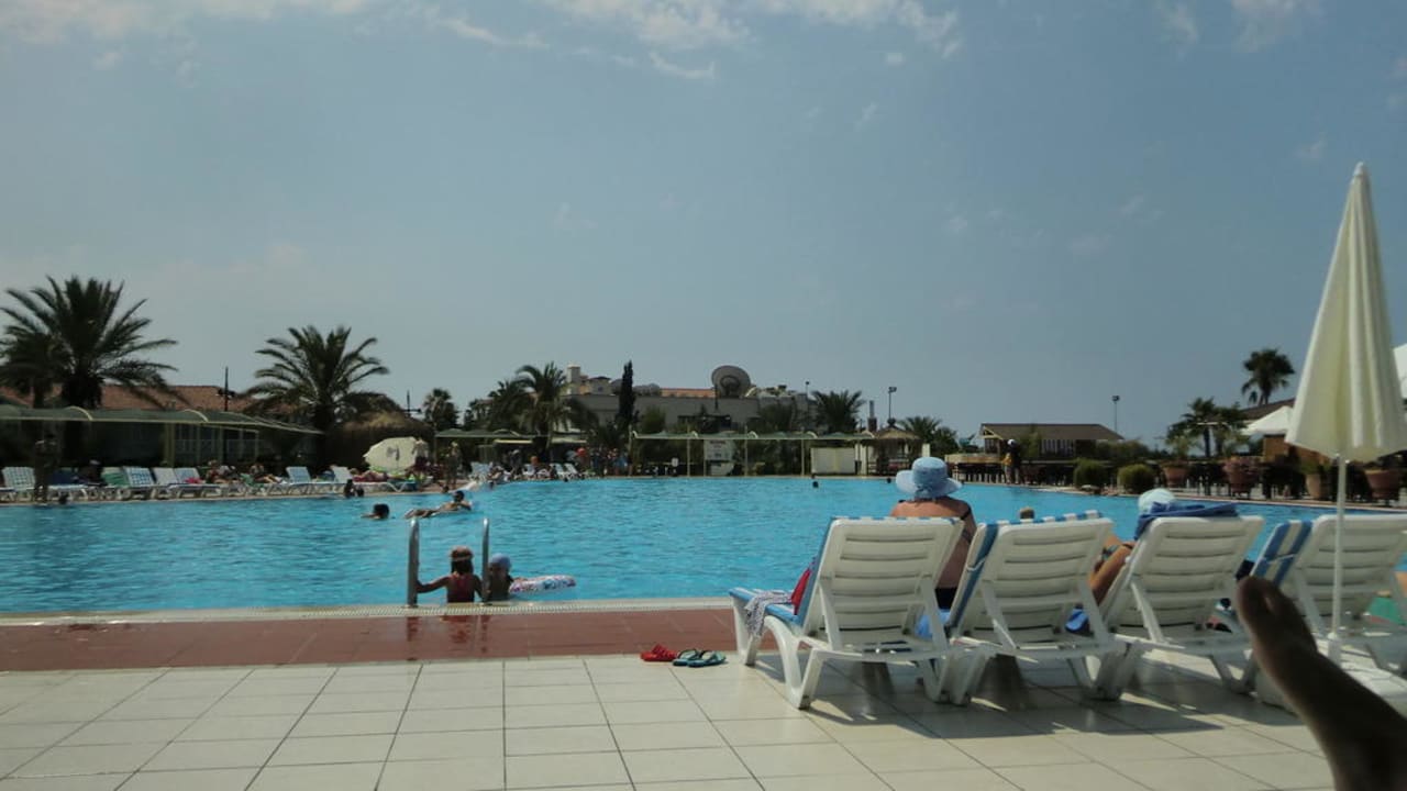 Relaxpool Asteria Family Resort Side