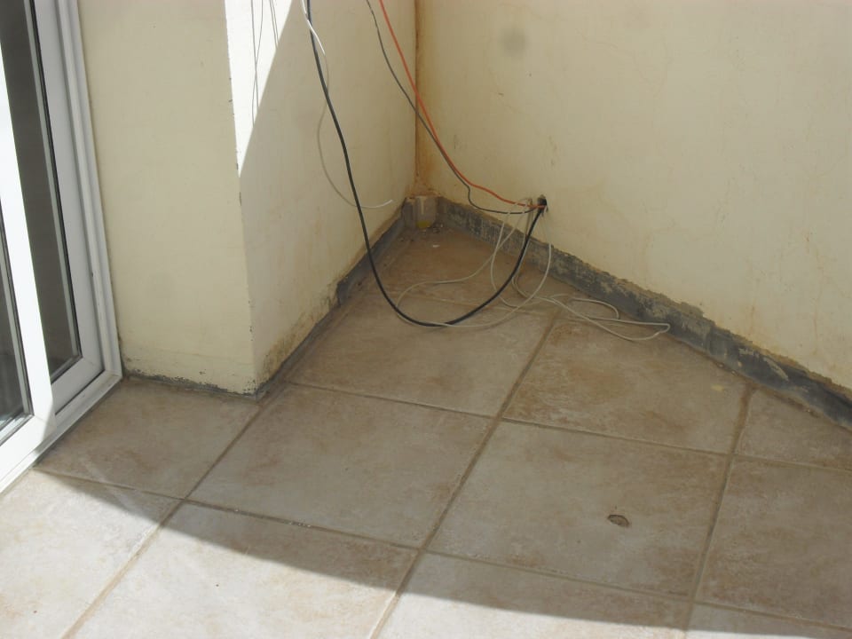 Balkon Danger Hotel Eden Star