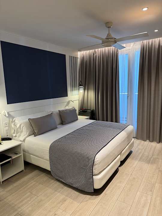 Zimmer Hotel Catalonia Mirador des Port