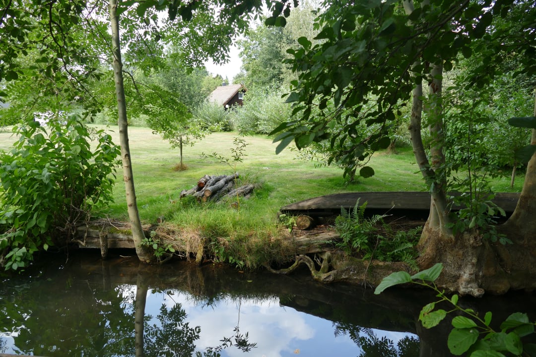 Gartenanlage Ferienhäuser Ferien am Fließ