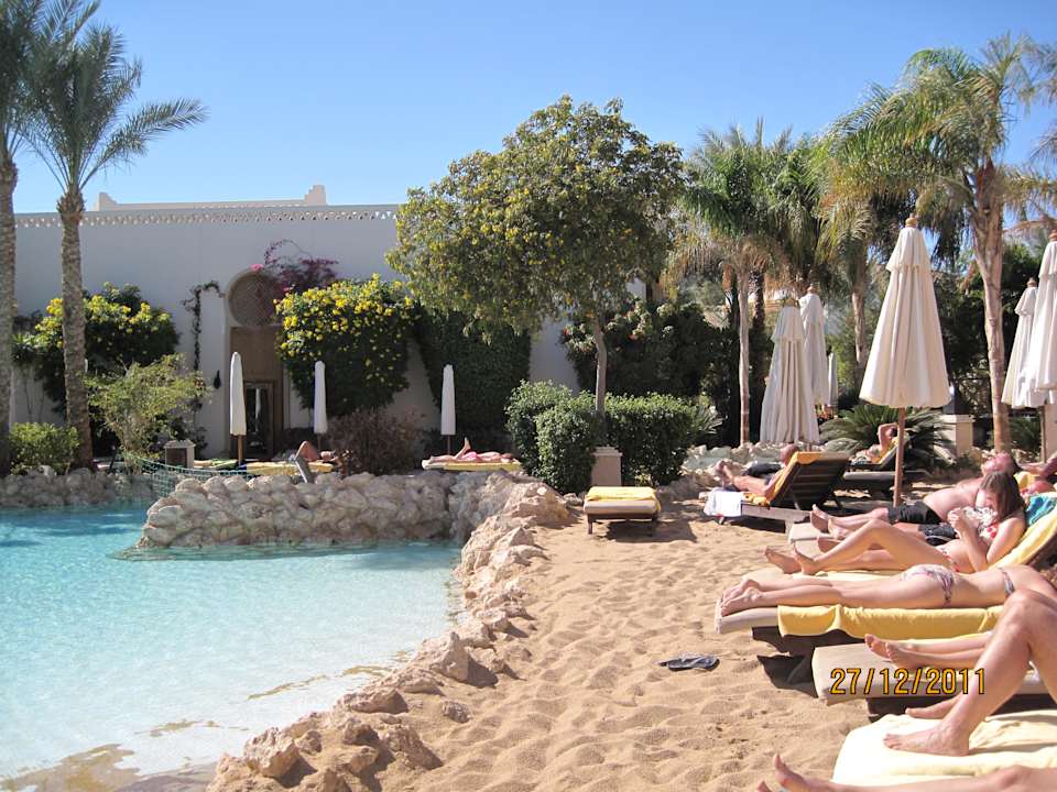 Sandstrand in Pool-Landschaft integriert Ghazala Gardens