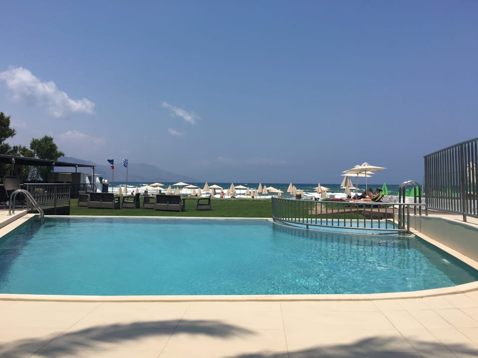 Pool HARPIN Happy Days Beach Hotel