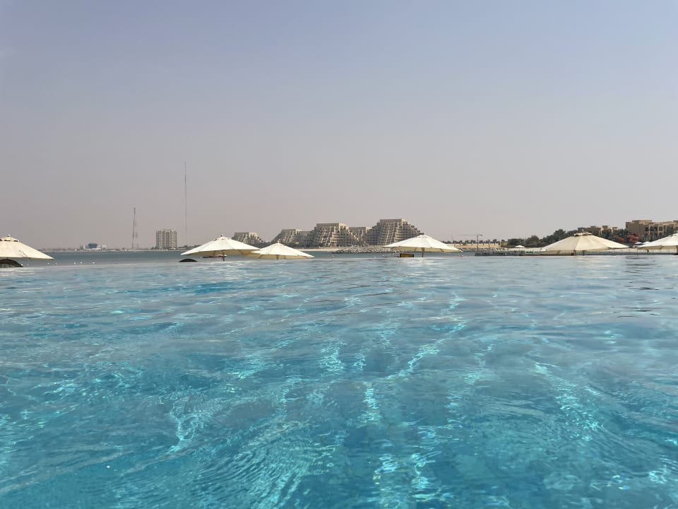 Pool DoubleTree by Hilton Resort & Spa Marjan Island