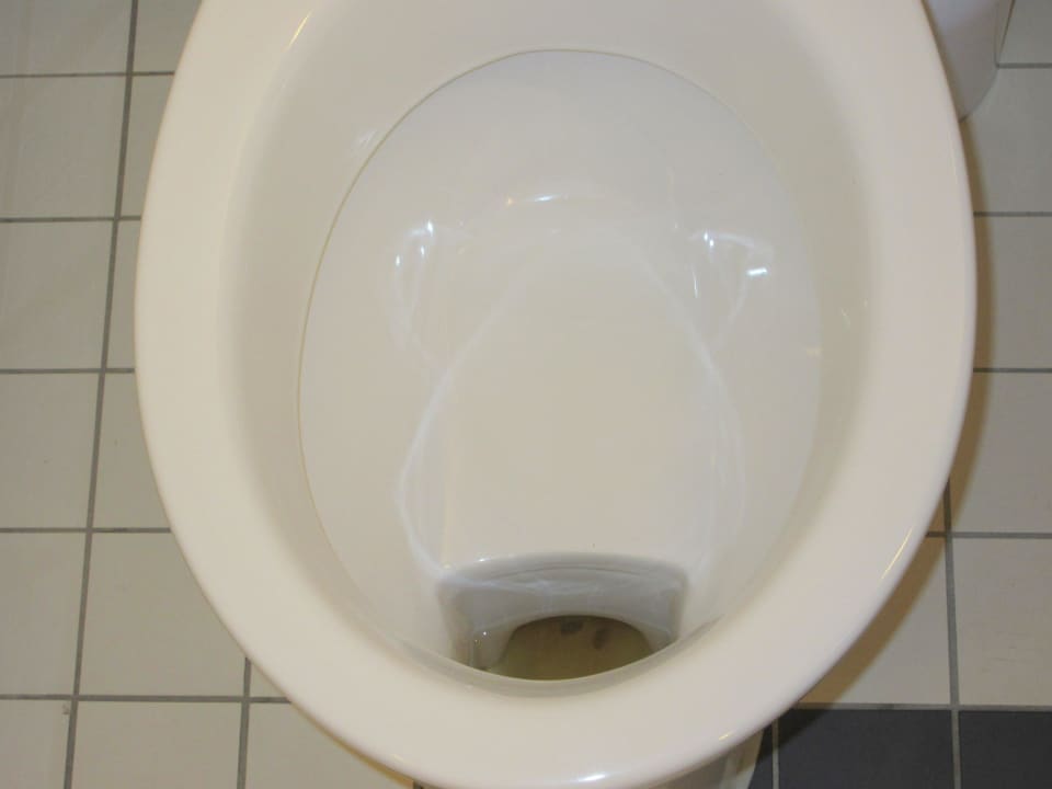 Toilette VOR Zimmerbezug - 2 NH City Centre