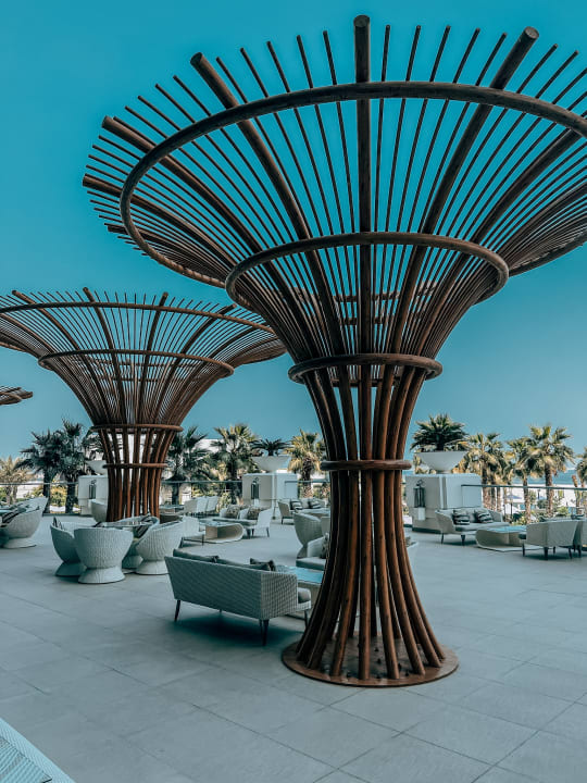 Gartenanlage Centara Mirage Beach Resort Dubai - A World of Family Fun