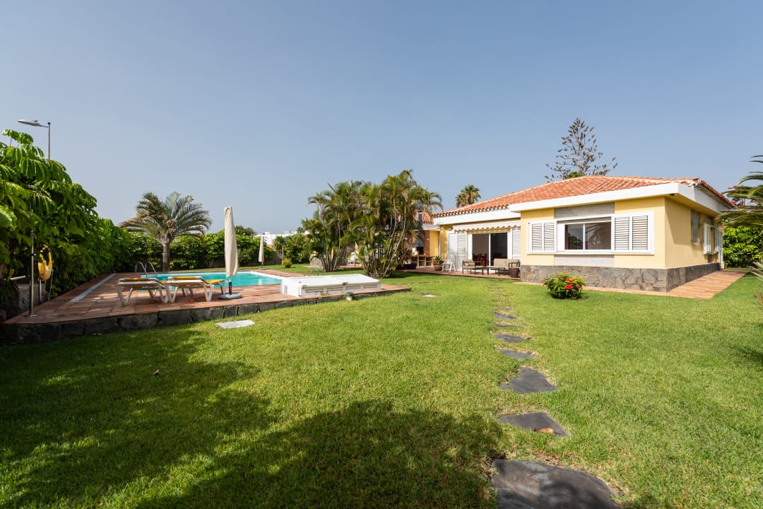 Gartenanlage Bungalows Cordial Macaro Beach