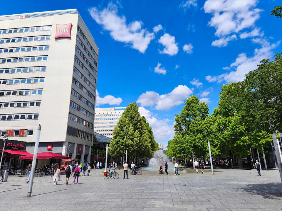 Außenansicht ibis Dresden Zentrum