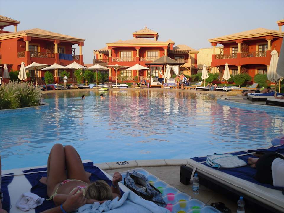 Der "400-er" Pool in 1001 Nacht Pickalbatros Alf Leila Wa Leila Resort - Neverland Hurghada