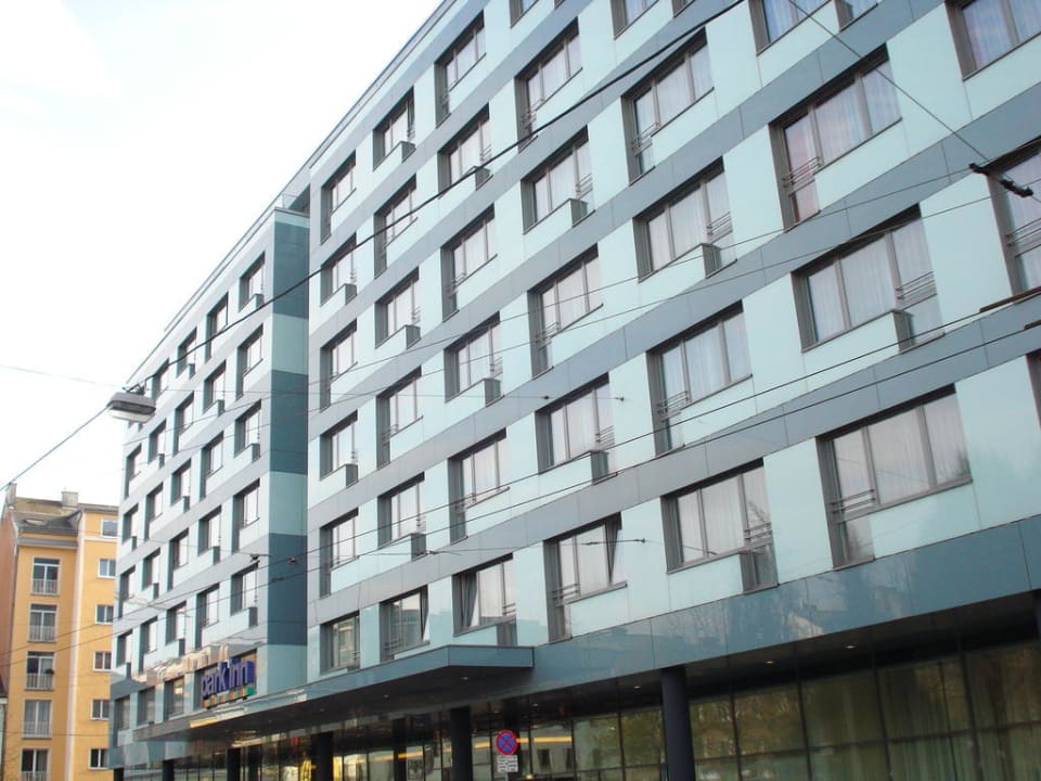 Hotelfront  Park Inn by Radisson Linz