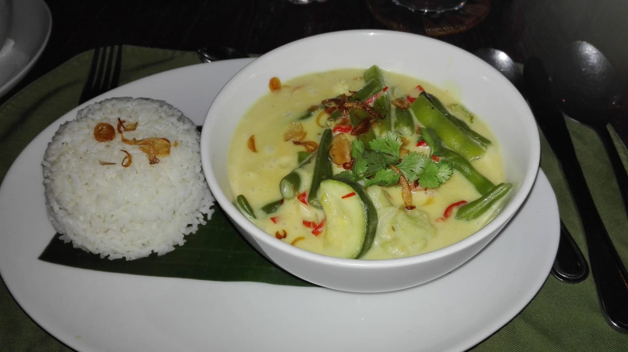 Lecker balinesische Küche Alam Anda Ocean Front Resort & Spa