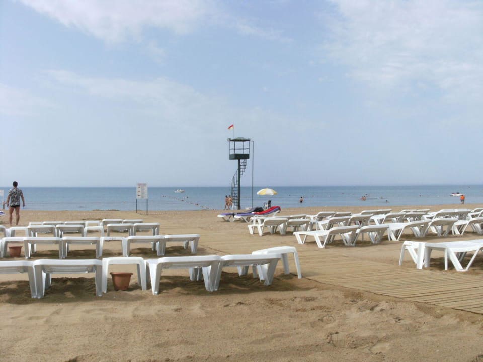 Morgens um halb neun am Strand VONRESORT Golden Beach