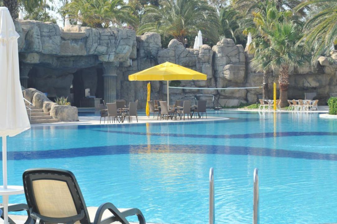 Blick auf die Poolbar Monachus Family Resort Sorgun