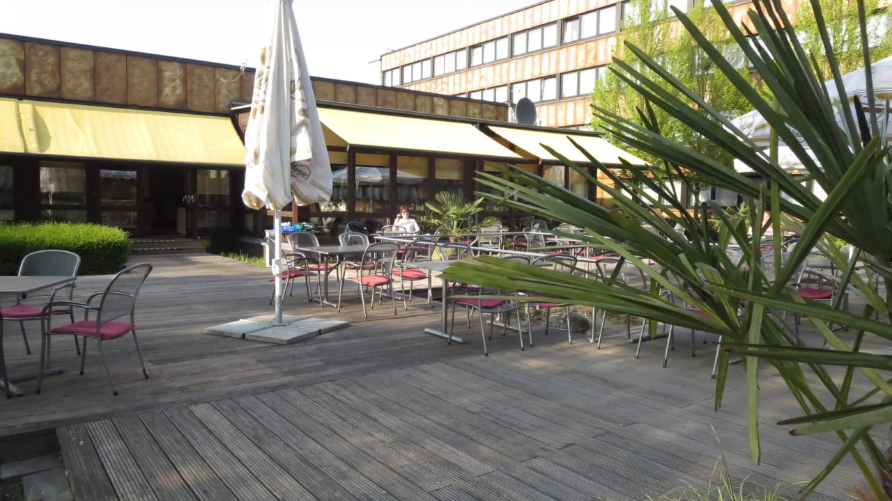 Terrassenbereich H+ Hotel Bochum