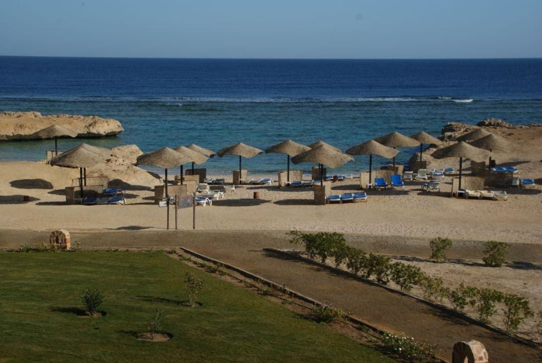 Blick von Zimmer 1823 in Richtung Strand Radisson Blu Resort, El Quseir