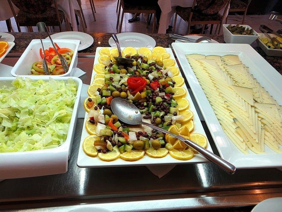 Ein Teil des liebevoll gestalteten Abendbüffets The 15 th Boutique Hotel