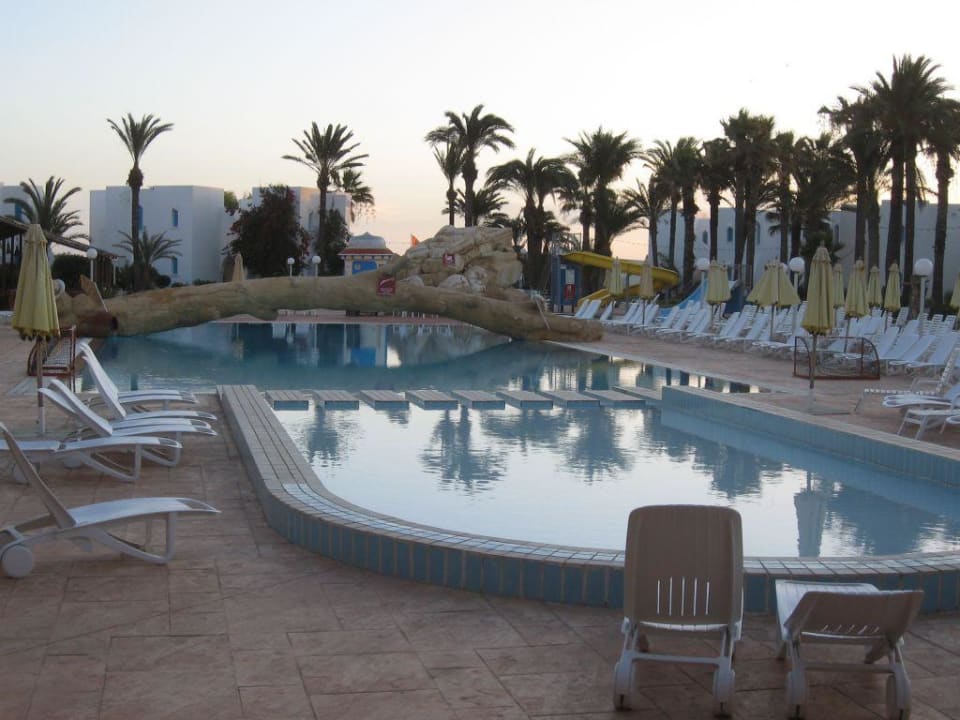 Poolanlage Ruspina Beach Resort