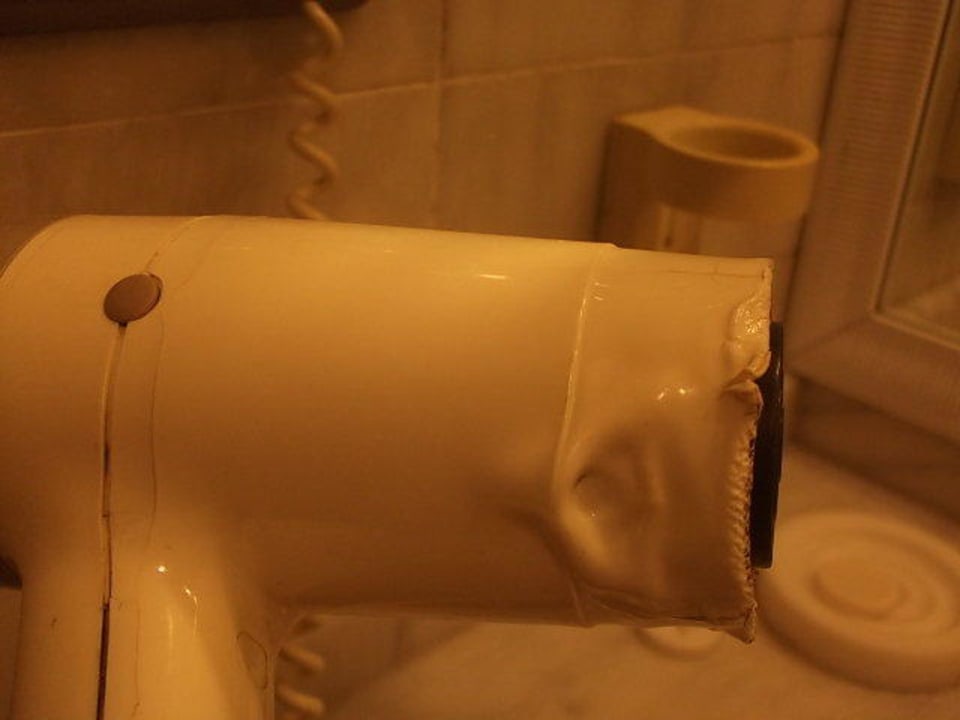 Der Fön in unserem Badezimmer Hotel Özkaymak Falez