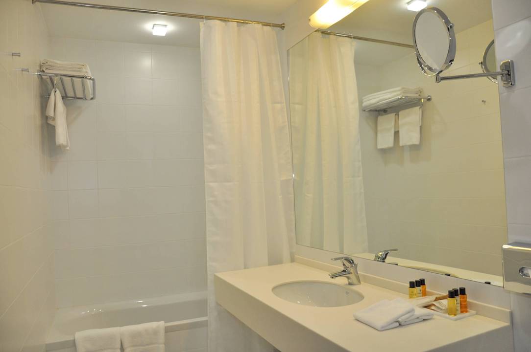 Bathroom Hotel Park Inn by Radisson Odintsovo