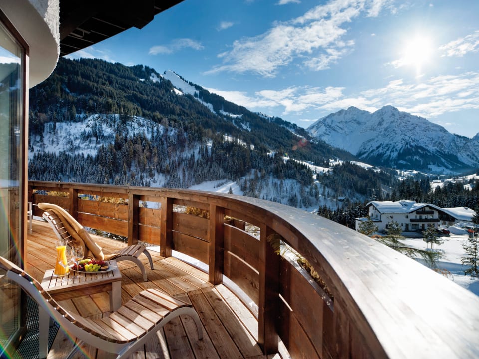 Ausblick Balkon im Winter A-ROSA Ifen Hotel Kleinwalsertal