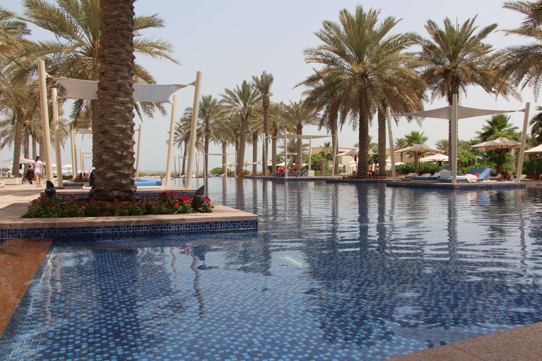 Grosser Pool (Tiefe ca.0.2m) Park Hyatt Abu Dhabi Hotel and Villas