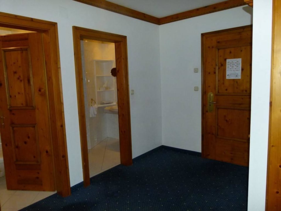 Flur mit Blick ins Bad Wohlfühlresort Peternhof