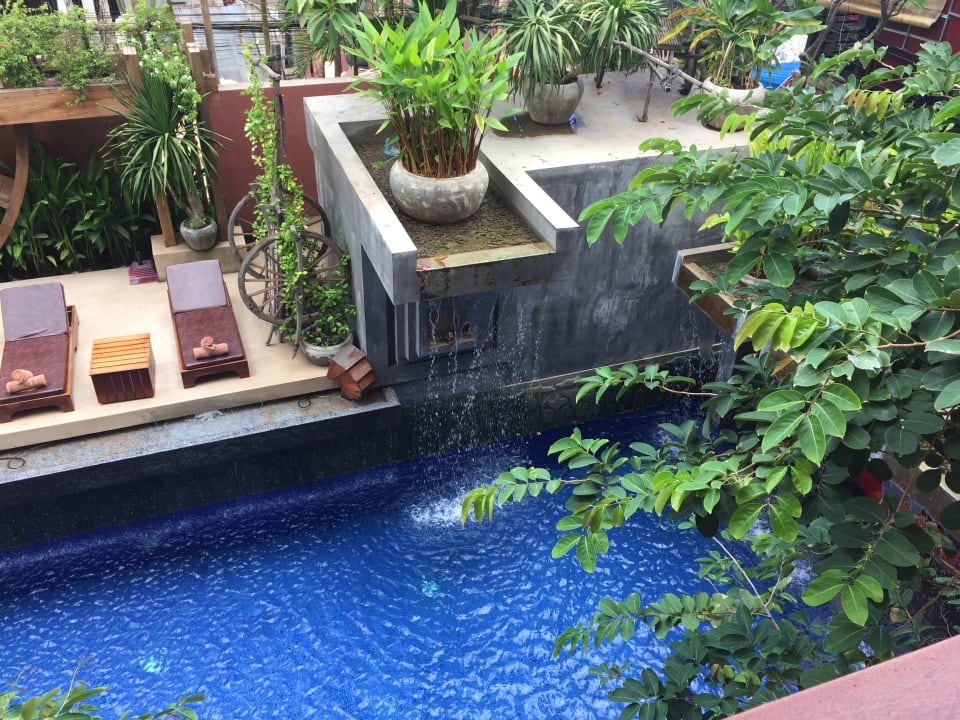 Pool Golden Temple Residence