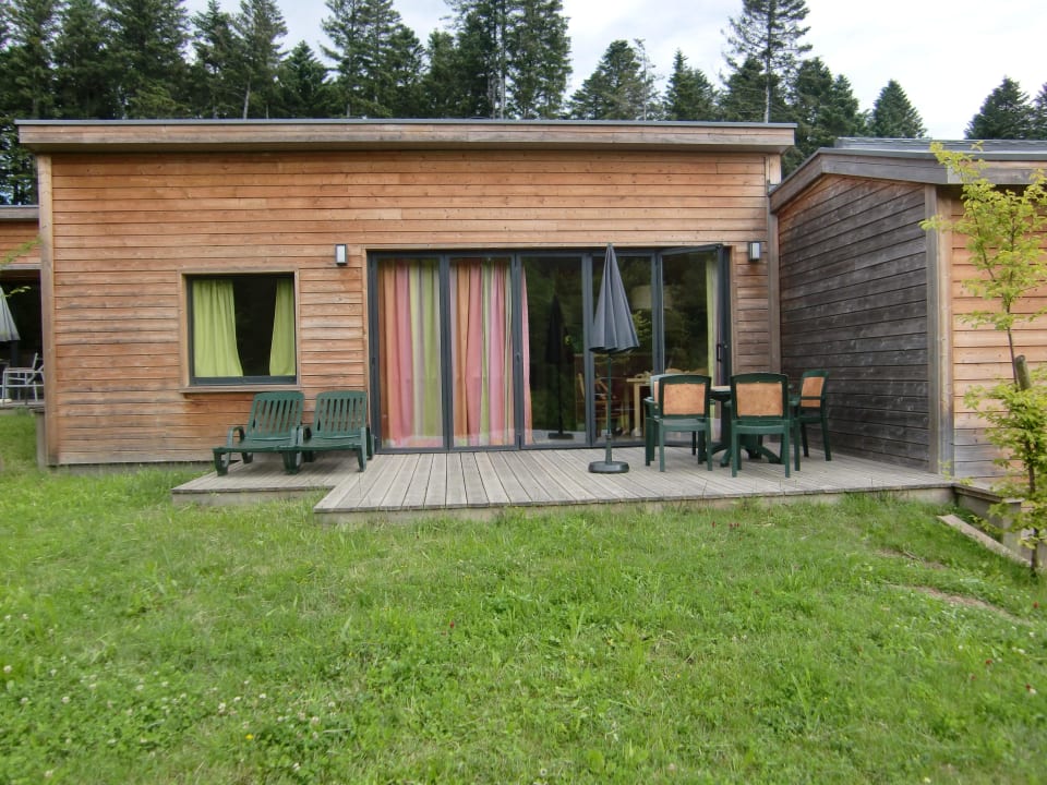 Haus von hinten Center Parcs Les Trois Forêts