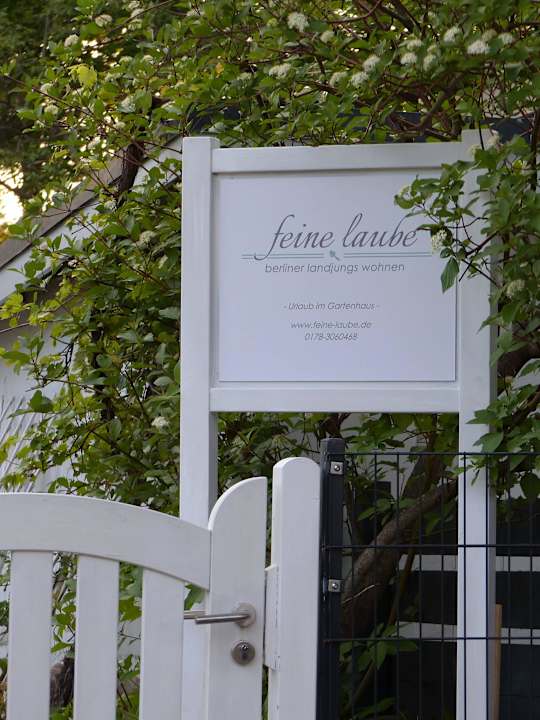 Eingang zum Grundstück berliner landjungs feine laube