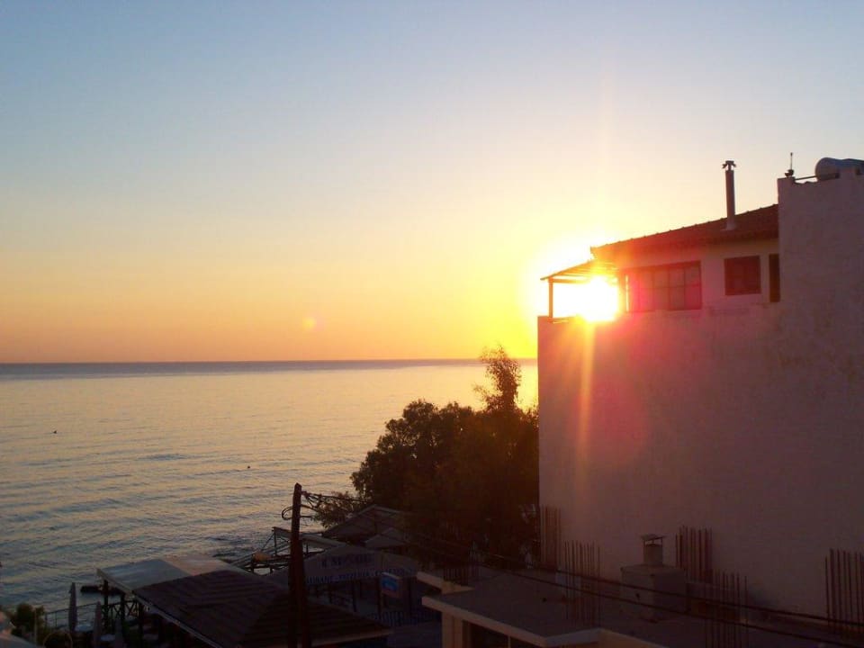 Sonnenaufgang Glaros Beach Hotel