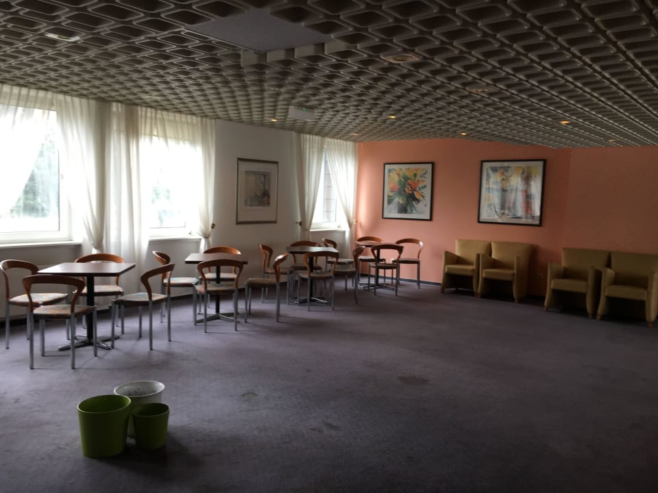 Konferenzraum / Durchgang zum Zimmer Days Inn Dortmund West