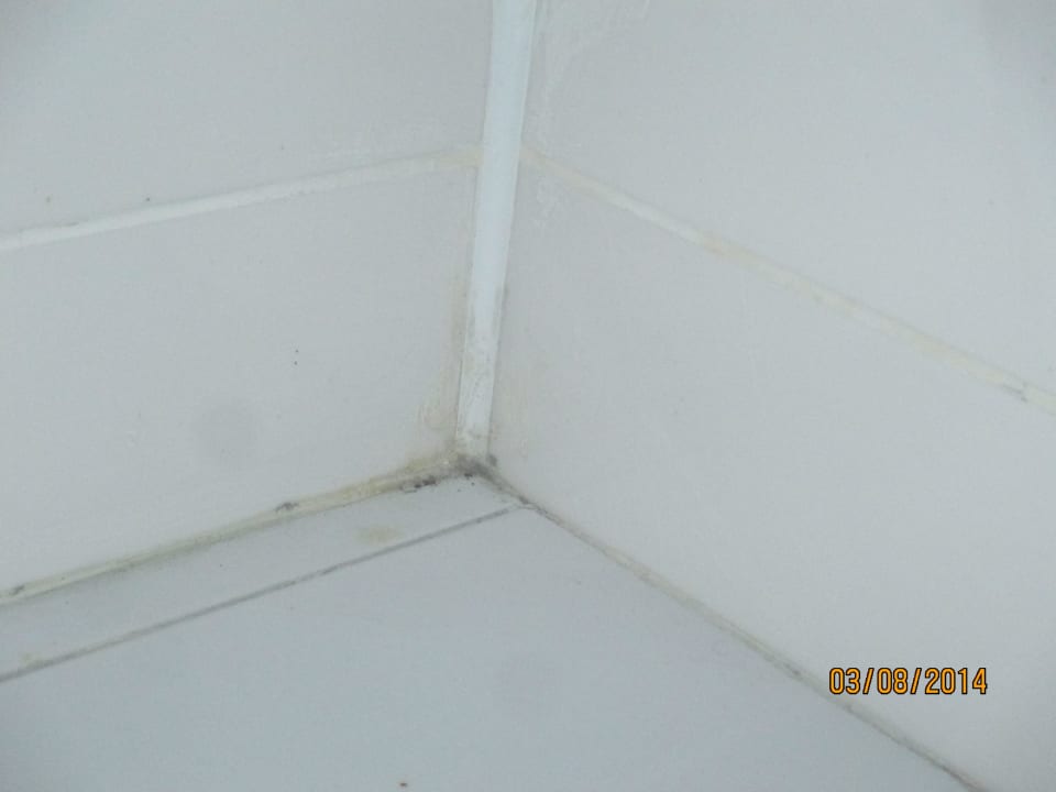 Dreck im Badezimmer Hotel Süral Resort