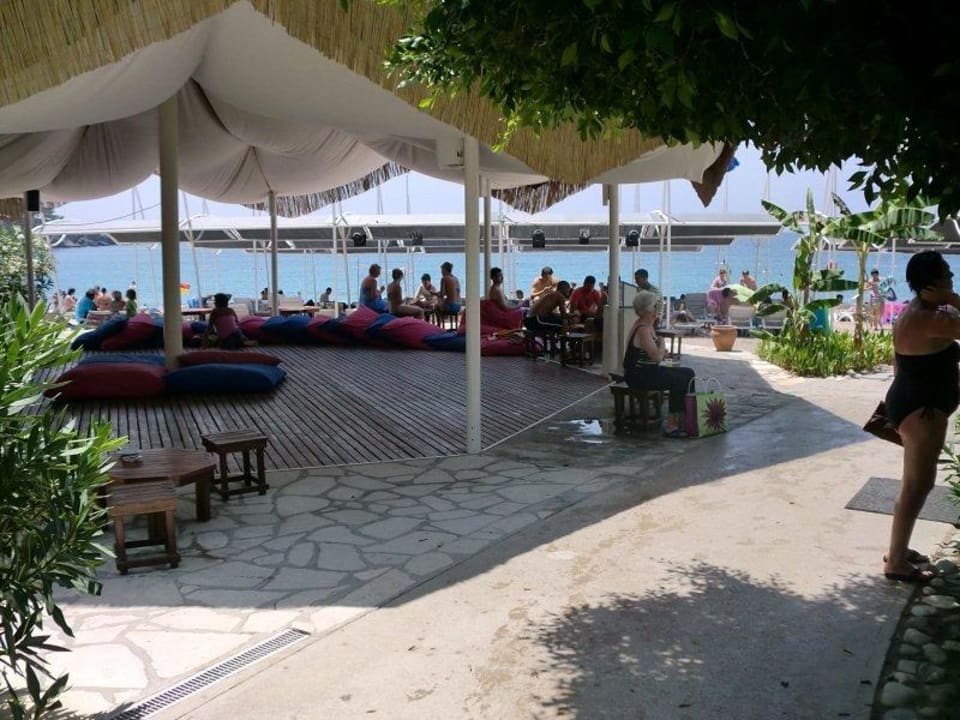 Der Weg zum Strand Sealife Buket Resort & Beach