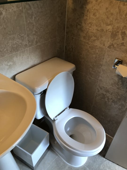 Zimmer Park West Hotel