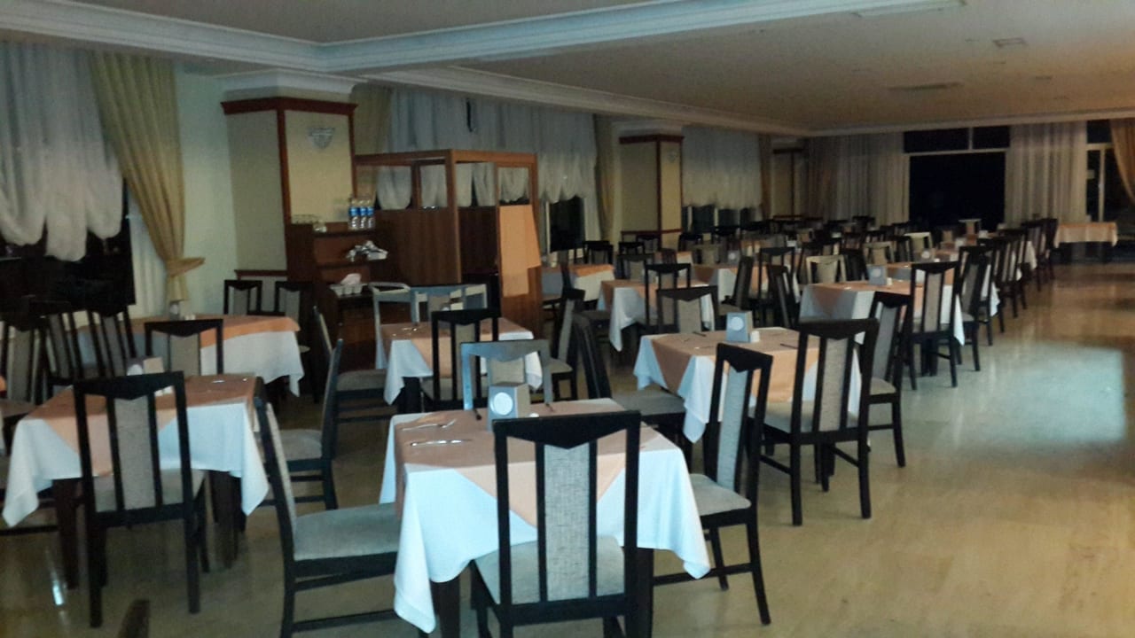 Это было ночью...не пугайтесь что нет еды! Holiday Park Resort