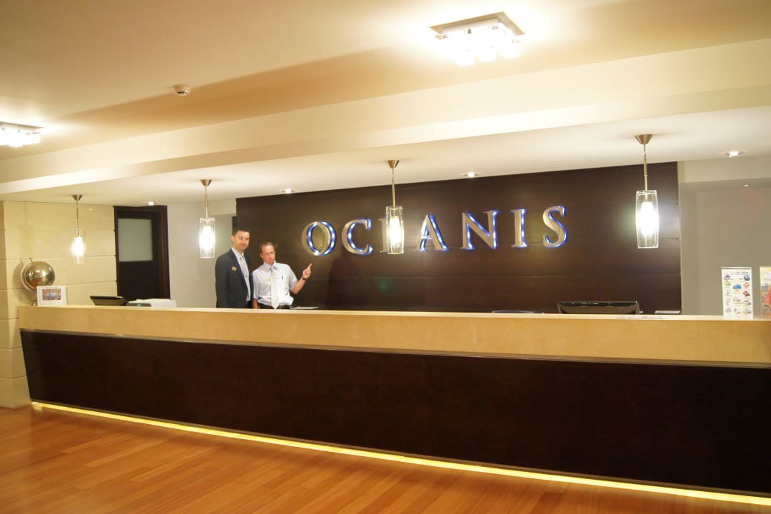 Die beiden waren immer sehr nett  TUI BLUE Oceanis Beach and Spa Resort