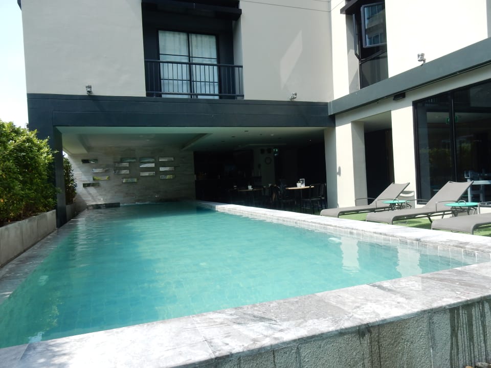 Pool Cross Vibe Bangkok Sukhumvit