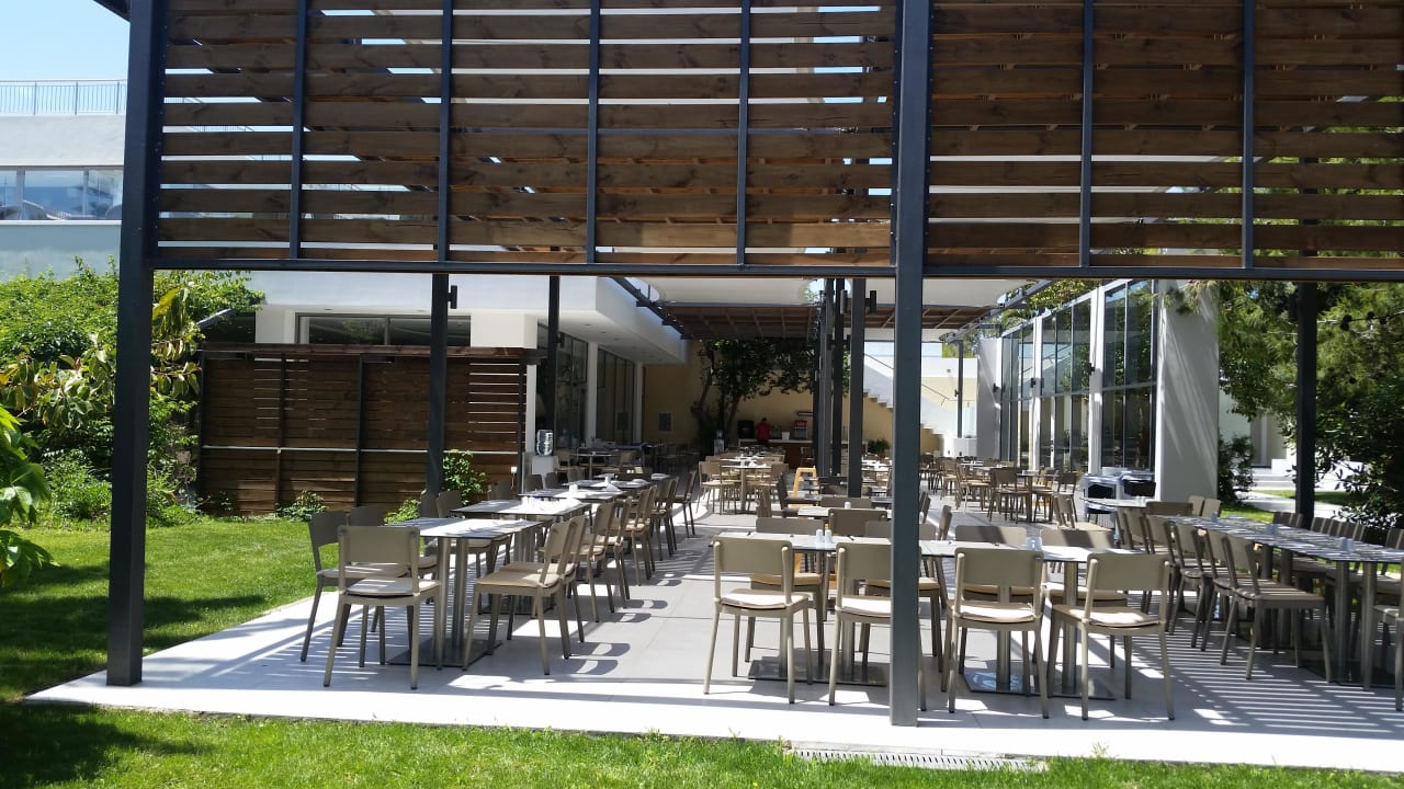 Essen Caravia Beach Hotel