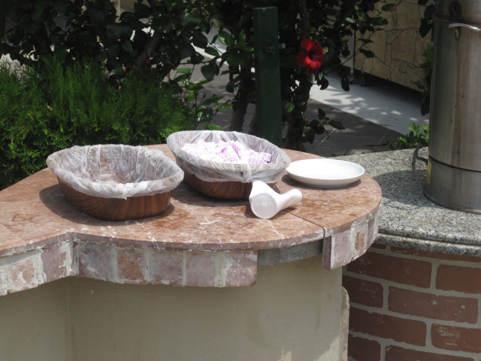 Abfälle Senza Sunset Beach Hotel