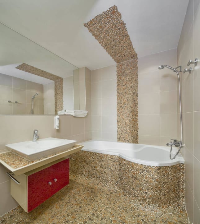 One Bedroom Suite bathroom Mamaison Residence Diana Warsaw