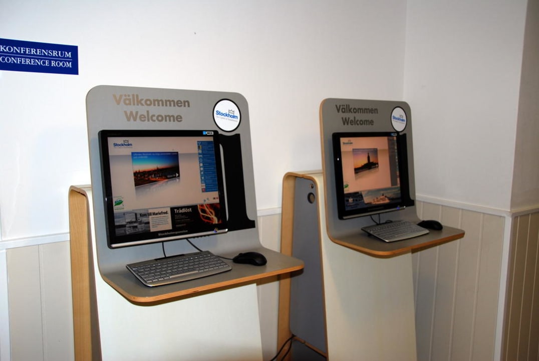 Internet-Terminals am Gang Hostel Liljeholmens Stadshotell